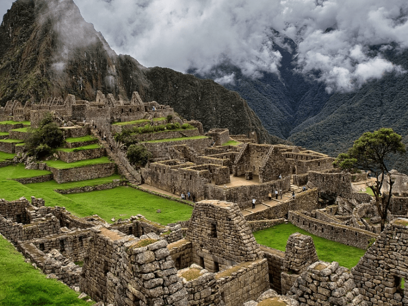 RUINAS QUE FALAM: A memória viva dos Povos&nbsp;Andinos